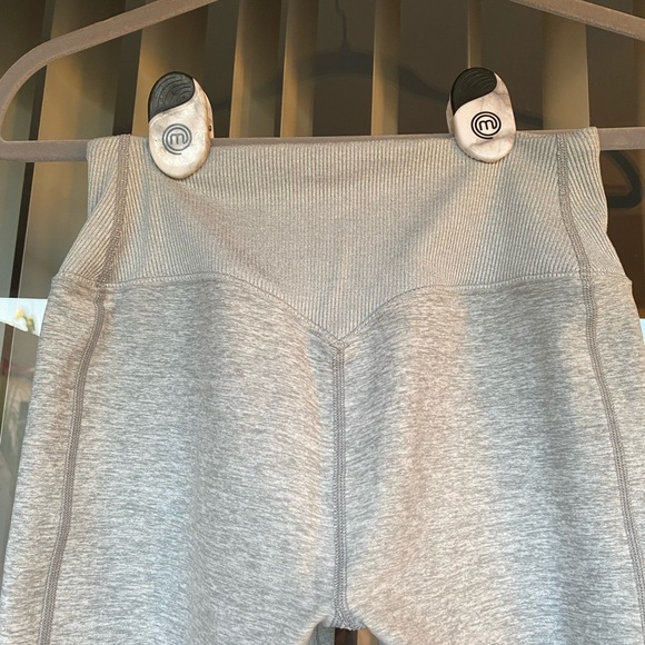 Alo leggings - Picture 3 of 4